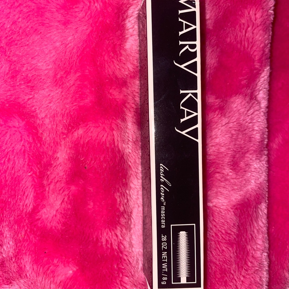 Mary Kay Lash Love Mascara in Bold Black